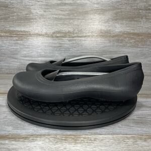 CROCS Women’s Iconic Comforts Slip Resistant Gray Flats Size 9